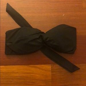 Plain “gap body” black bikini top